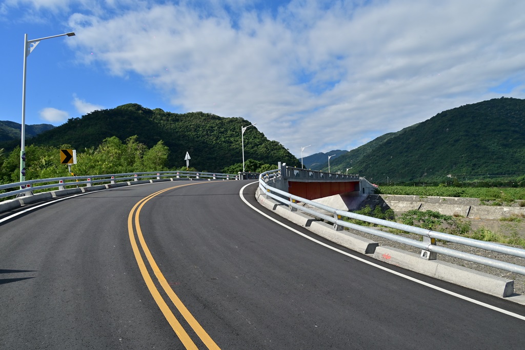 臺東縣愛國蒲聯外替代道路今通車