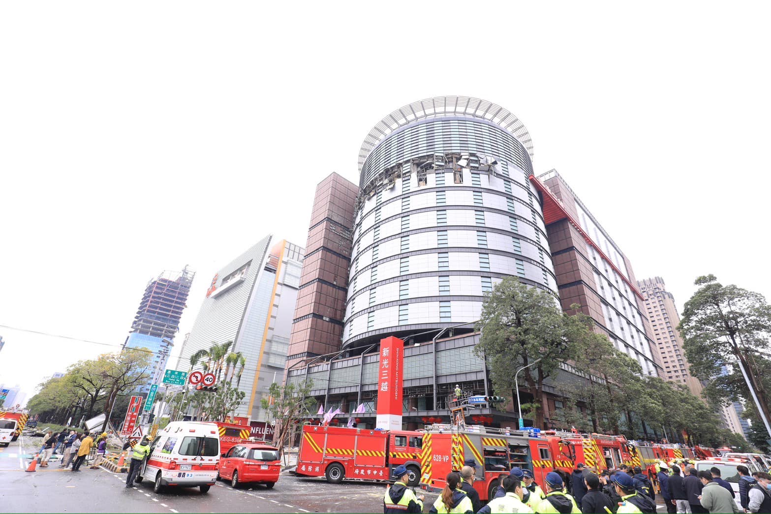 新光三越氣爆受損外牆拆不完　台中市府再罰30萬元