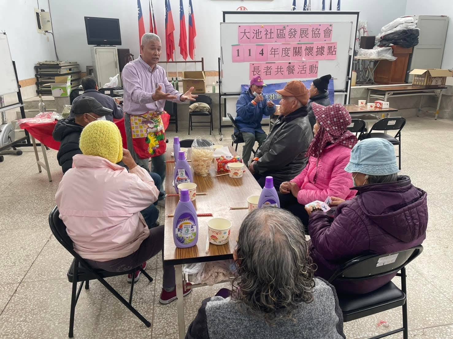 葉竹林關懷澎湖西嶼長者共餐 親自示範鮮榨油倡食安