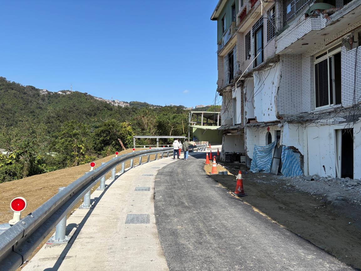0403地震重創新店道路     養工處搶修一年讓居民安心回家