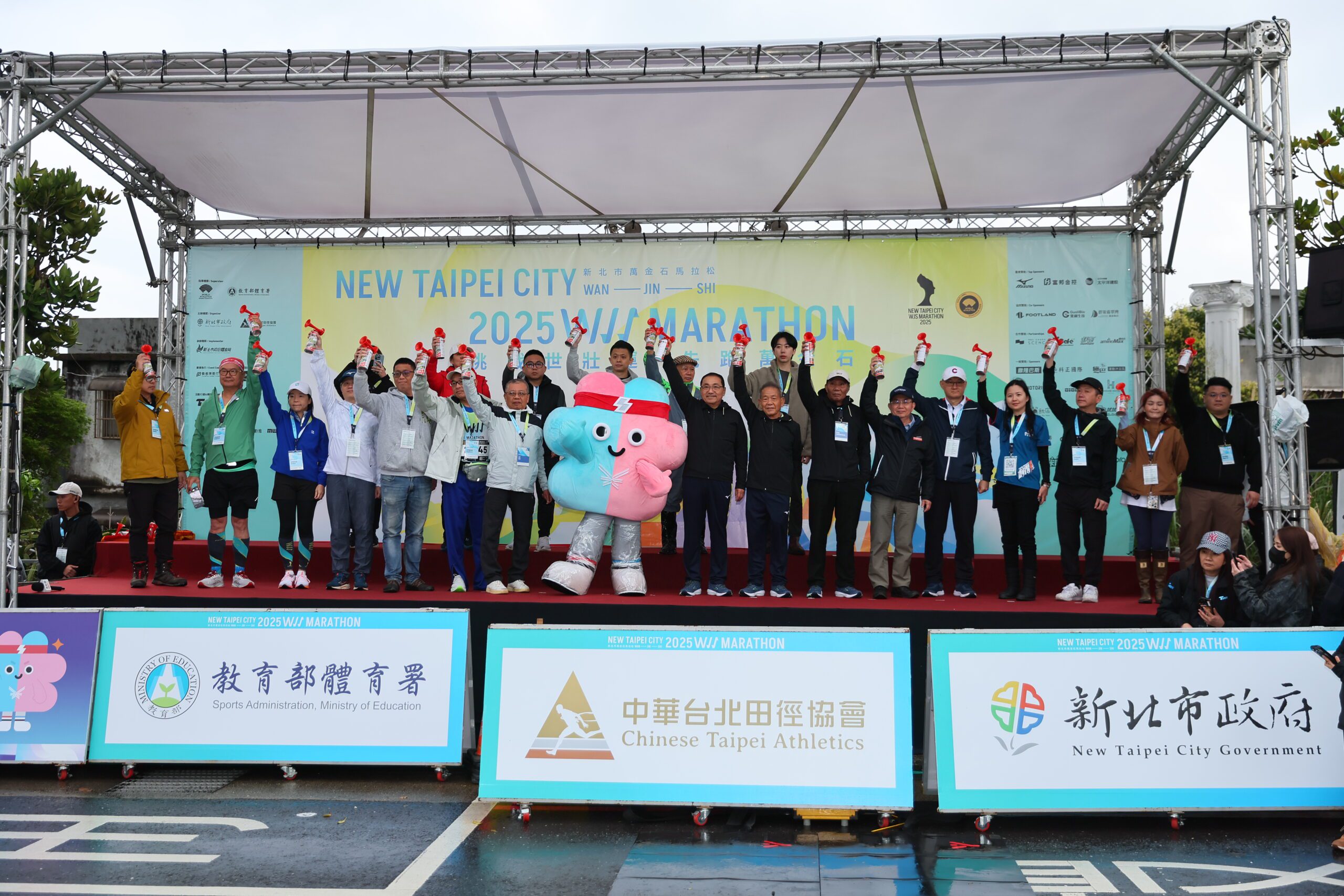 2025萬金石馬拉松開跑     萬人熱血挑戰最美賽道
