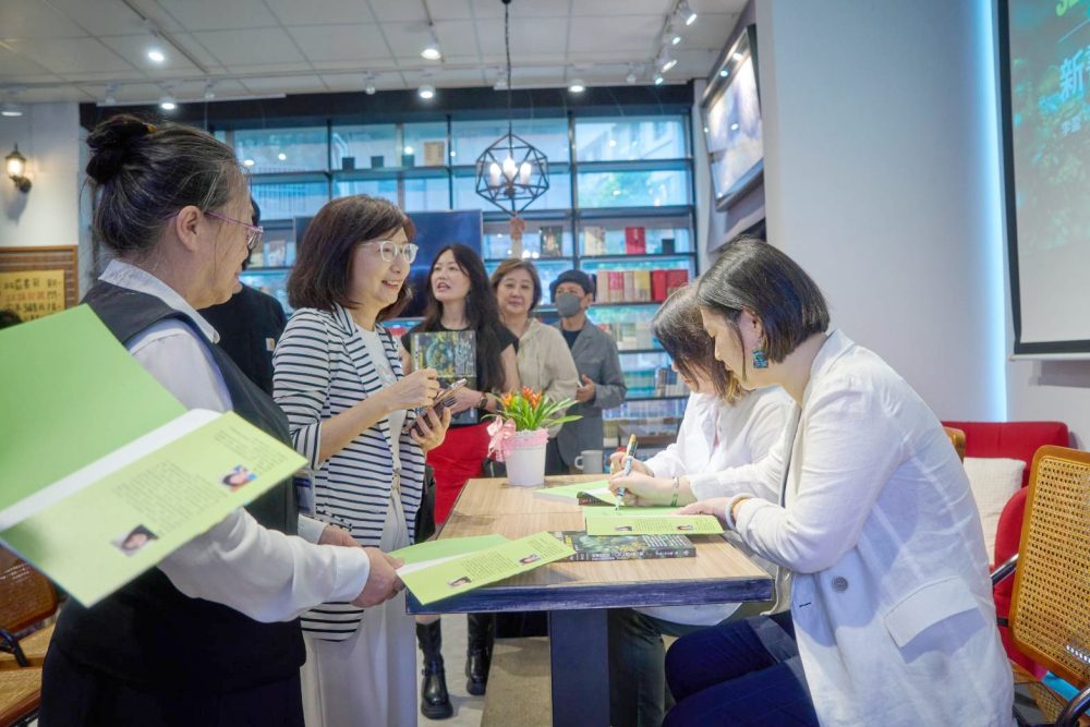 拯救地球生態、打造永續環境   李小敏、李盈攜手出書分享100個成功案例