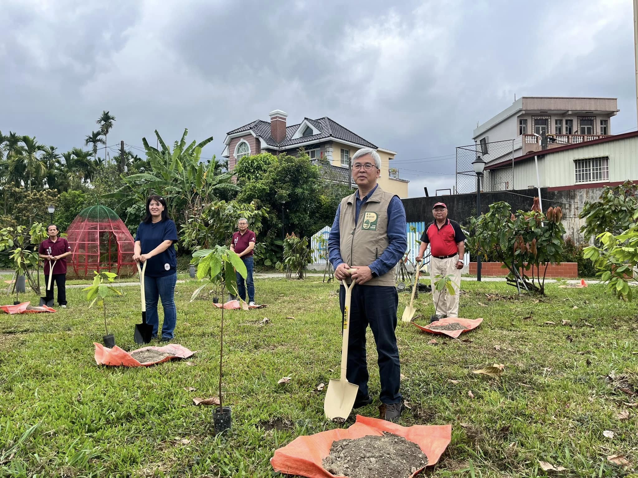 跨世代參與植樹活動　為屏東可可種下新希望