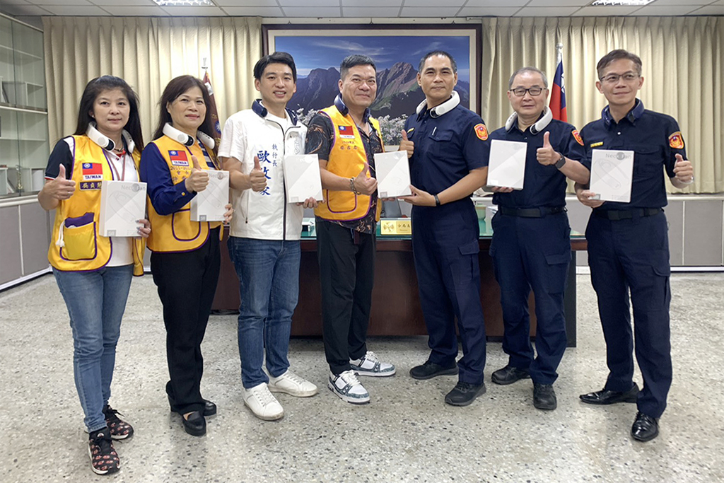 寶麗集團攜手曾培雅執行長歐政豪　捐贈掛脖式電風扇　為第一線執勤員警送上清涼關懷