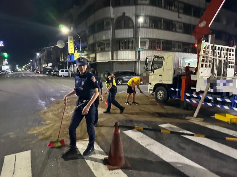 早上騎車掉了車牌　內埔警下午就找到