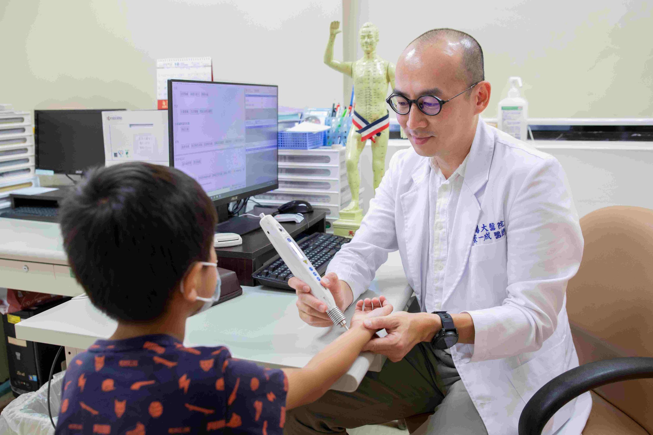 讓過動不再是學習阻礙   新型療法中醫雷射針灸助孩子找回專注力