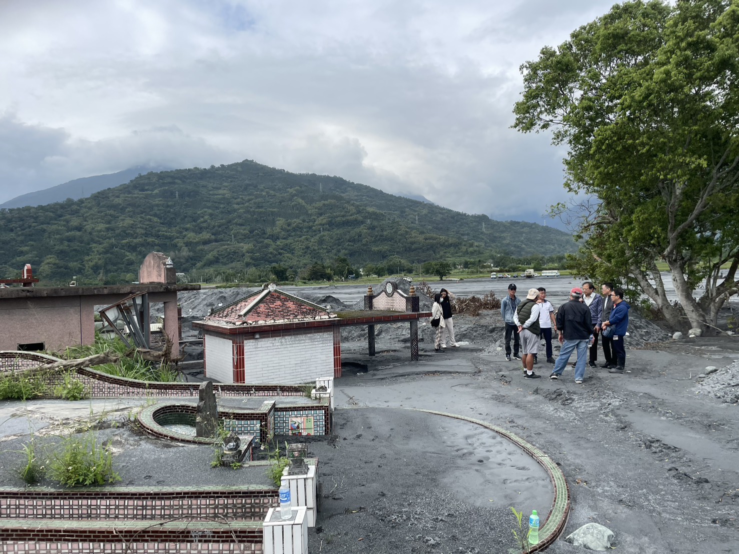 要國軍挖填墓？花縣府澄清非事實